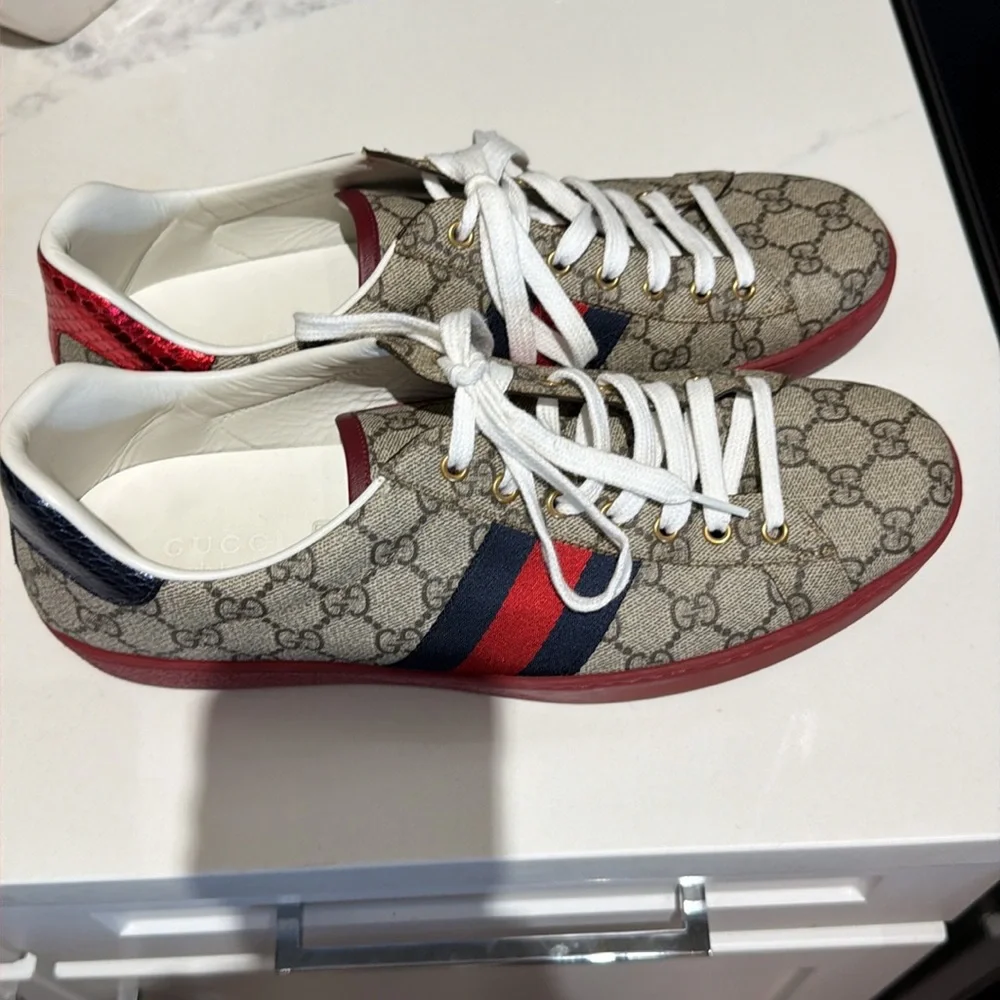 Gucci like new